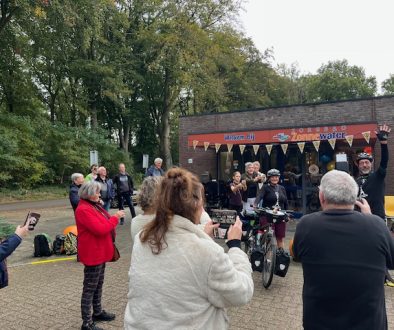 Bernadette en Arold terug uit Parijs